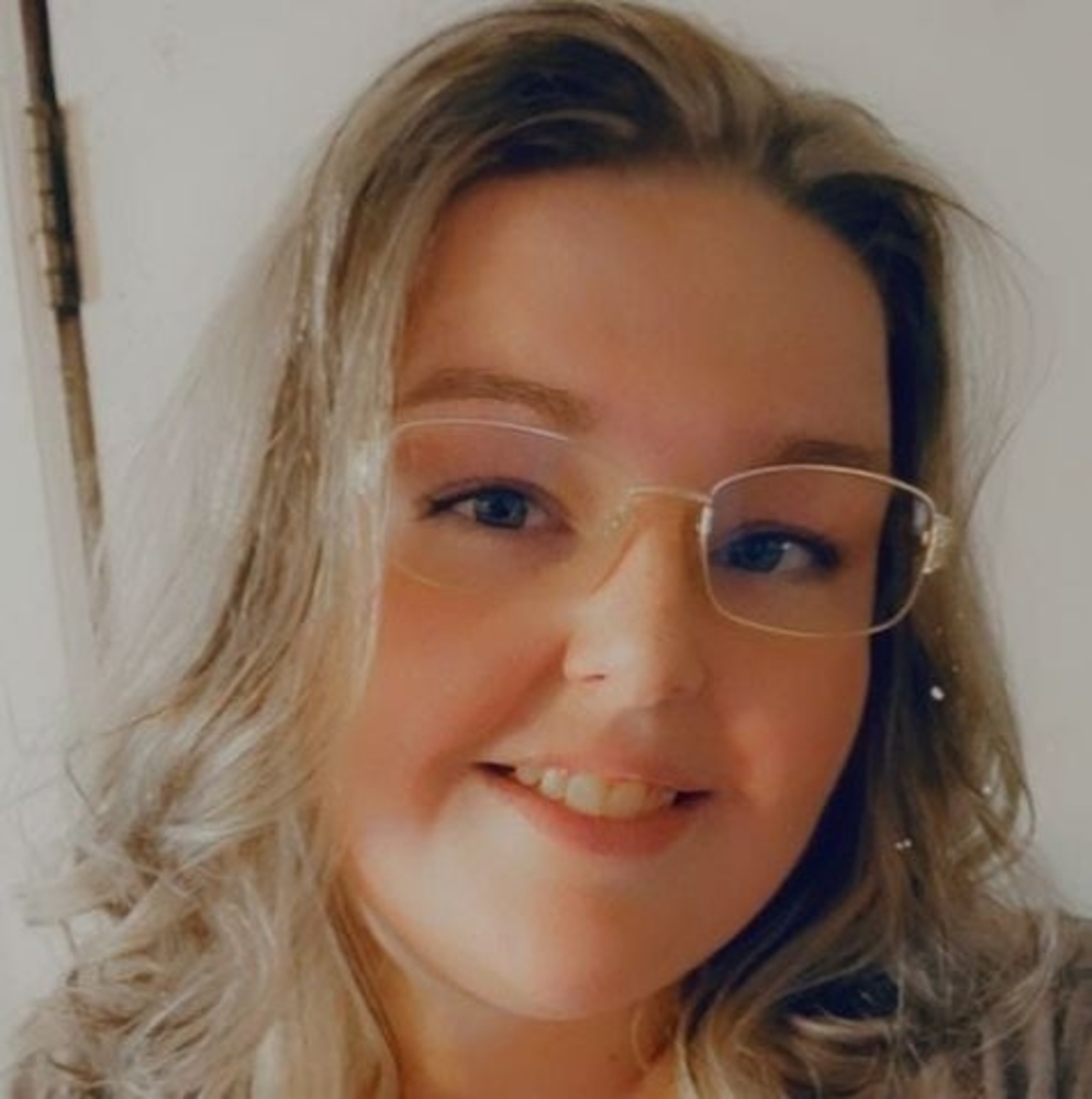 Meet your Posher, Elaine
